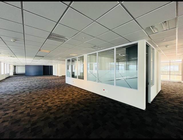 1,700M² OFFICE TO LET IN WATERFALL